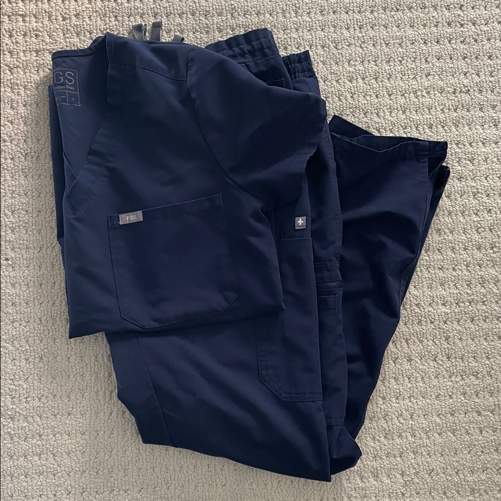 Figs Women’s Navy Blue Scrub Set